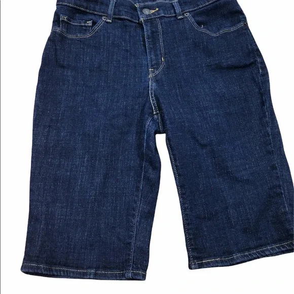 Levi’s jean shorts - Picture 4 of 9